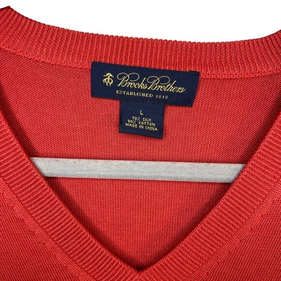 Brooks Brothers 70% Silk Blend Preppy Men's V-Neck Sweater Top Red Orange Large - Picture 4 of 5